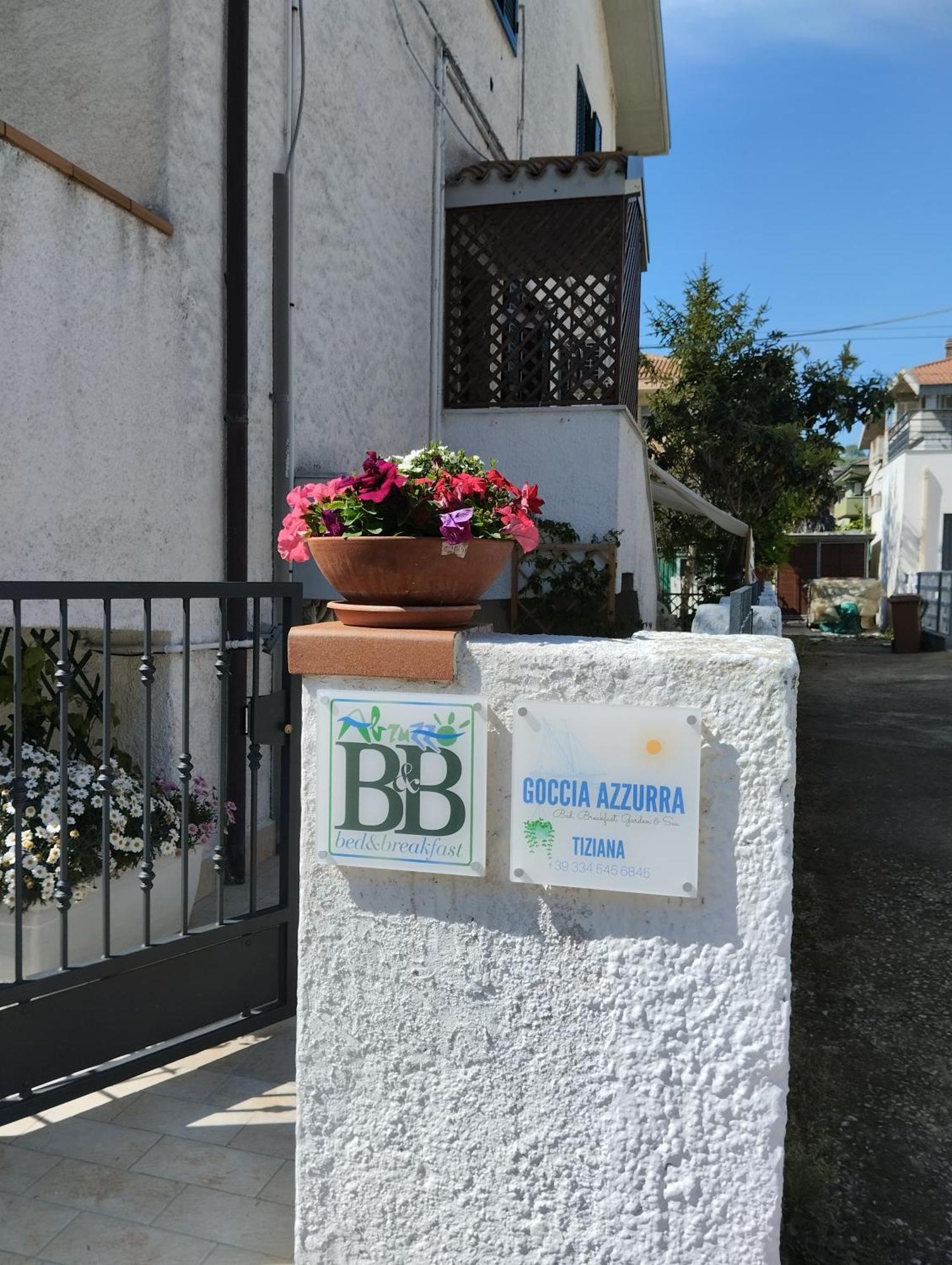 Goccia Azzurra Bed & Breakfast Silvi Marina Dış mekan fotoğraf
